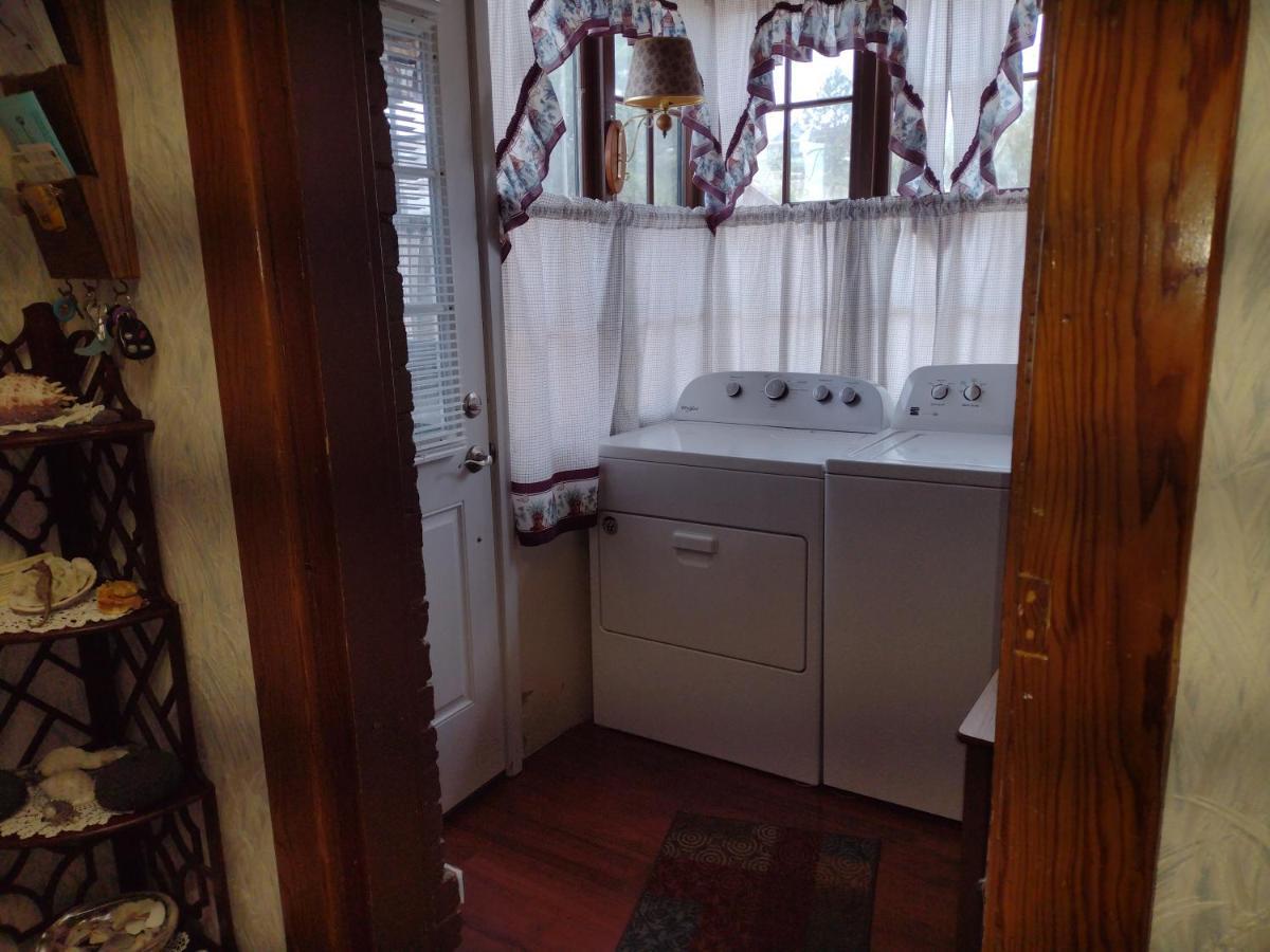 Quiet Full-size Bed Close To Town 420 Friendly